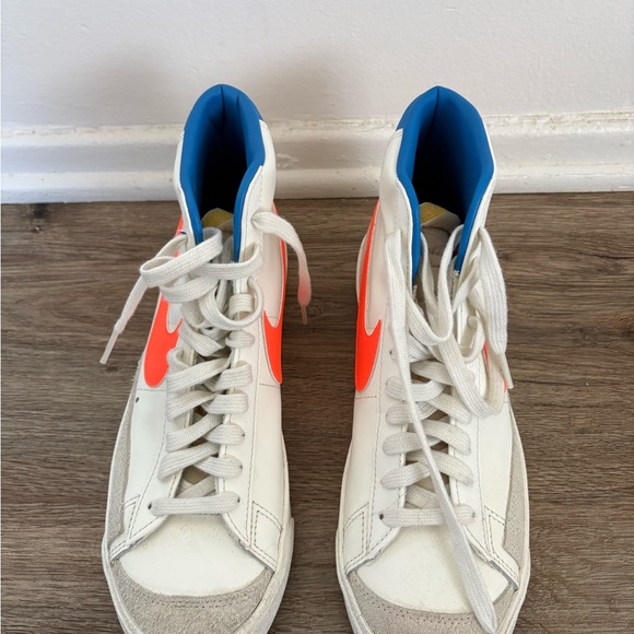 Nike Blazer Mid 77 with Orange and Blue Accents - Picture 4 of 4